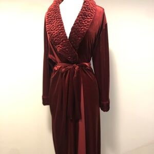 Elegant Velvet Maroon Robe